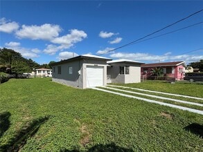 2145 NW 64th St in Miami, FL - Building Photo - Building Photo