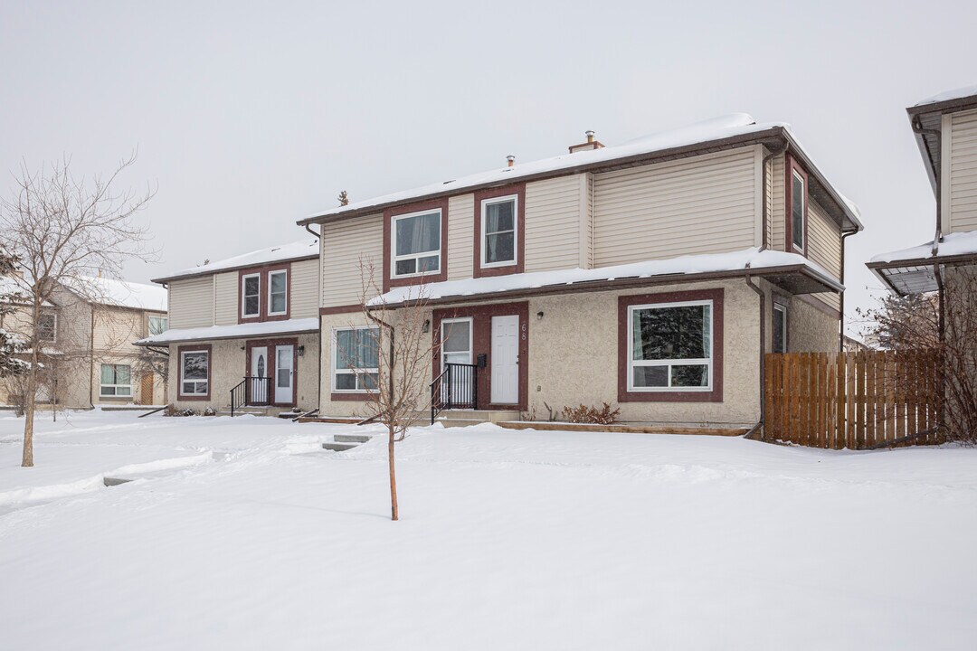 227 Deerpoint Ln SE in Calgary, AB - Building Photo