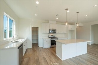 9654 Honeyberry Ln in Riverside, CA - Foto de edificio - Building Photo