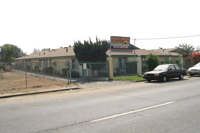 Rancho Posada in Jurupa Valley, CA - Foto de edificio - Other