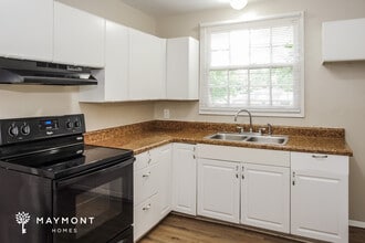 3704 Lakewood Dr NW in Huntsville, AL - Building Photo - Building Photo