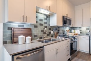 Urbana in Seattle, WA - Building Photo