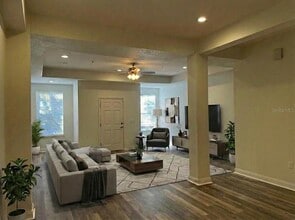 4627 Legacy Park Dr in Tampa, FL - Building Photo - Building Photo