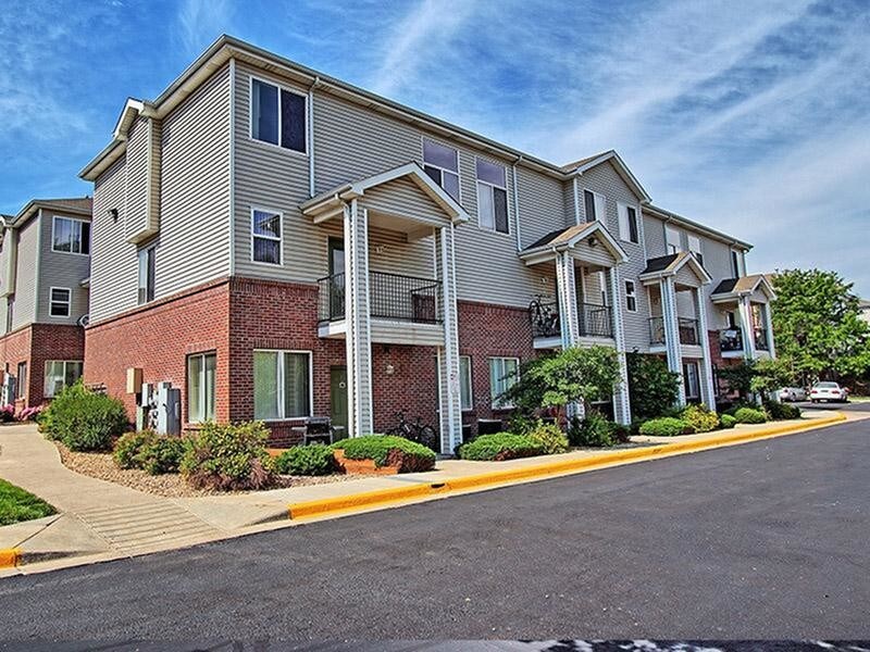Four Seasons Apartments and Nearby Denver Apartments For