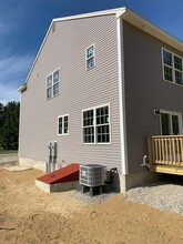 13 Lawrence St, Unit 1 in Concord, NH - Foto de edificio - Building Photo