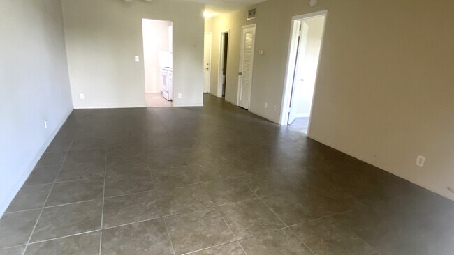 770 SE 2nd Ave, Unit B211 in Deerfield Beach, FL - Building Photo - Building Photo