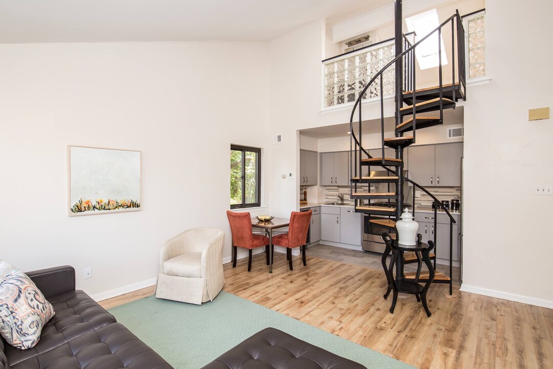 821 N Taney St, Unit B in Philadelphia, PA - Building Photo
