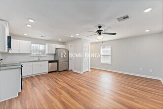 8617 Clarington St in Houston, TX - Building Photo - Building Photo