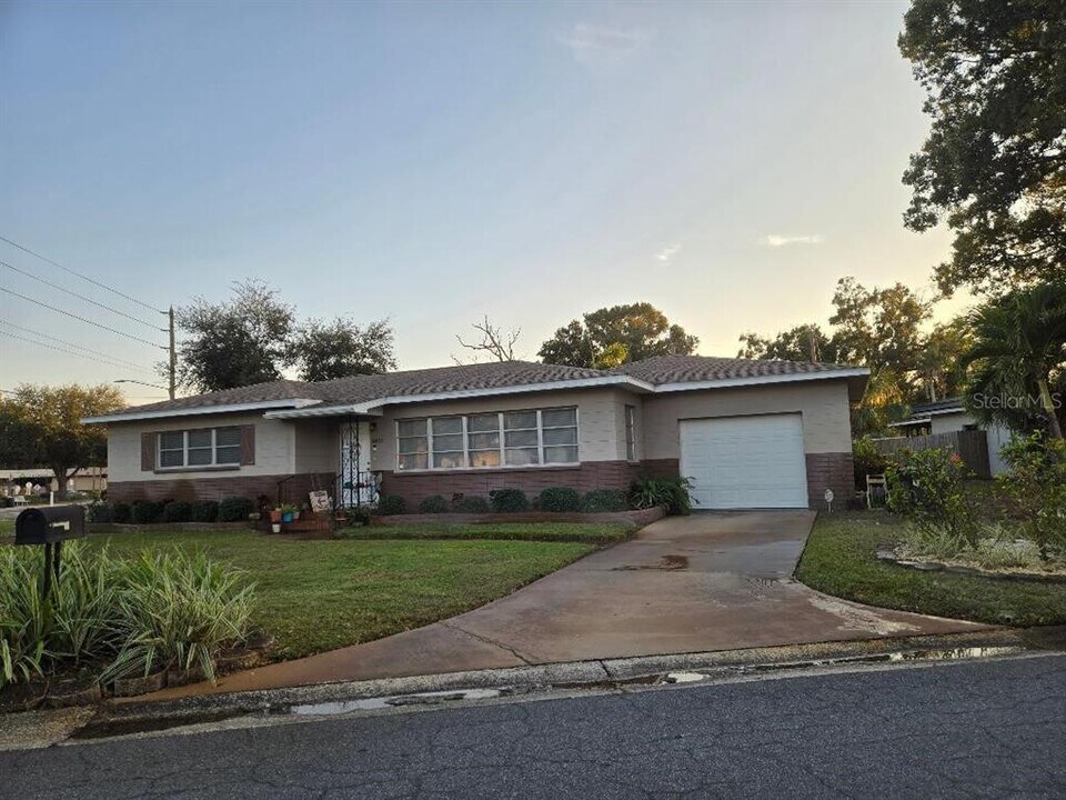 5800 21st Ave. S in Gulfport, FL - Building Photo