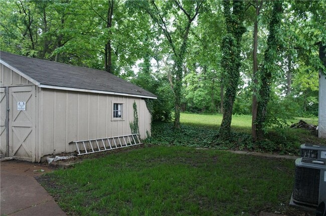 603 W Lincoln St in Belleville, IL - Building Photo - Building Photo