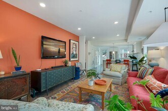902 Webster St NW in Washington, DC - Building Photo - Building Photo