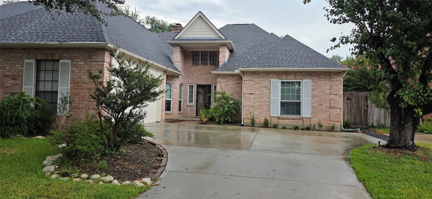 1214 W Forest Dr in Houston, TX - Building Photo