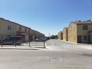 Hidden Grove in El Paso, TX - Building Photo - Building Photo