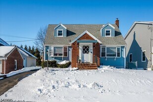 432 Rosetta Pl in Union, NJ - Building Photo