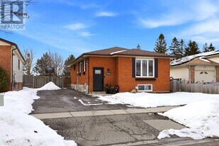 1014 Renaissance Dr in Oshawa, ON - Building Photo