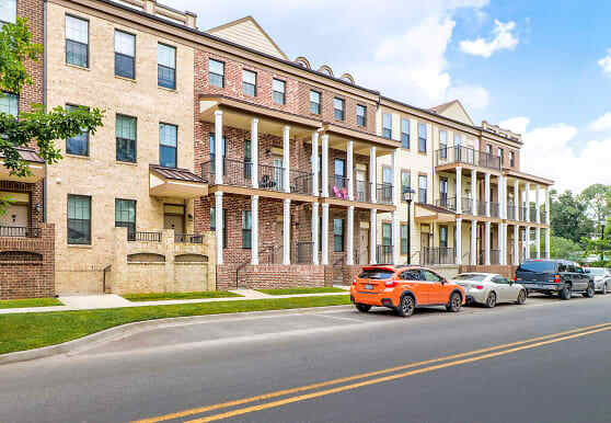 The Betty Townhomes (Per Bed Lease) in Savannah, GA - Building Photo