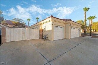 2583 Mizzoni Cir in Henderson, NV - Building Photo - Building Photo