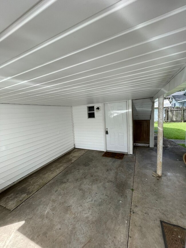 808 E University Ave in Lafayette, LA - Building Photo - Building Photo