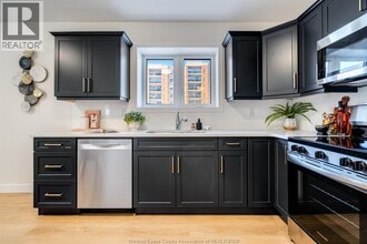 4 Bruce Ave in Leamington, ON - Building Photo - Building Photo