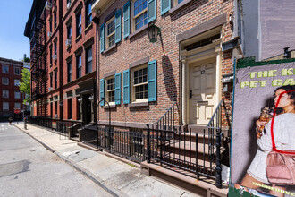 12 Gay Street in New York, NY - Building Photo - Building Photo