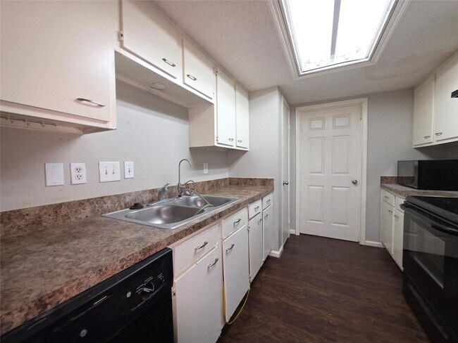 9814 Kiwi Ln in Conroe, TX - Building Photo - Building Photo