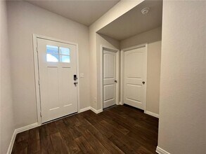20000 Price Daniel Dr in Manor, TX - Building Photo - Building Photo