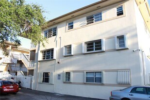 1958 Monroe St in Hollywood, FL - Building Photo