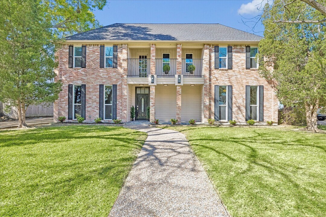 1030 Crossroads Dr in Houston, TX - Building Photo