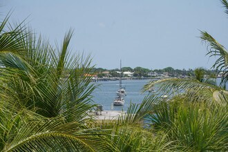 309 E Ocean Ave in Lantana, FL - Building Photo - Building Photo