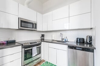 Dundurn Lofts in Hamilton, ON - Building Photo - Building Photo