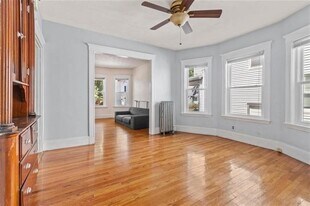 138 George St, Unit 1 in Medford, MA - Building Photo