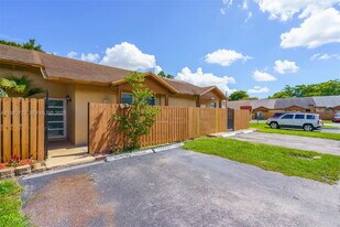 6713 NW 188th Terrace in Hialeah, FL - Building Photo