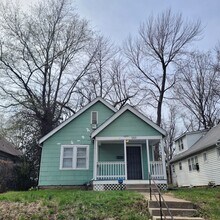 6808 S Benton Ave in Kansas City, MO - Building Photo - Building Photo