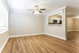 4824 Saratoga Rd in West Palm Beach, FL - Building Photo - Building Photo