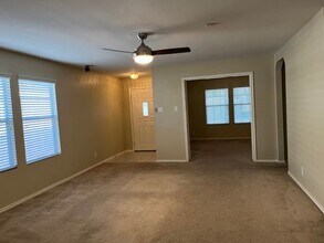 8011 Rio NIEBLA in San Antonio, TX - Building Photo - Building Photo