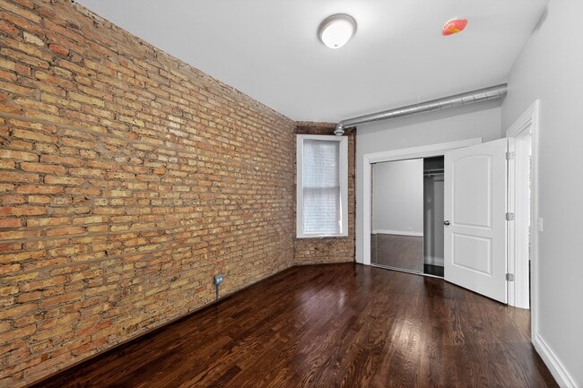 7038 S Eberhart Ave, Unit 1