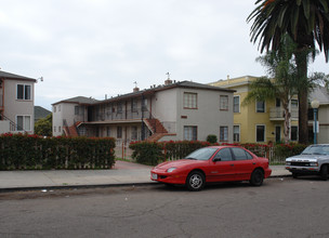 Broadway Apartments in San Diego, CA - Building Photo - Building Photo