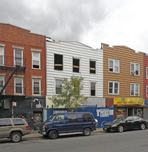 252 Grand St in Brooklyn, NY - Building Photo - Building Photo