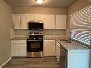 1517 Vanderbilt Dr in Arlington, TX - Building Photo - Building Photo