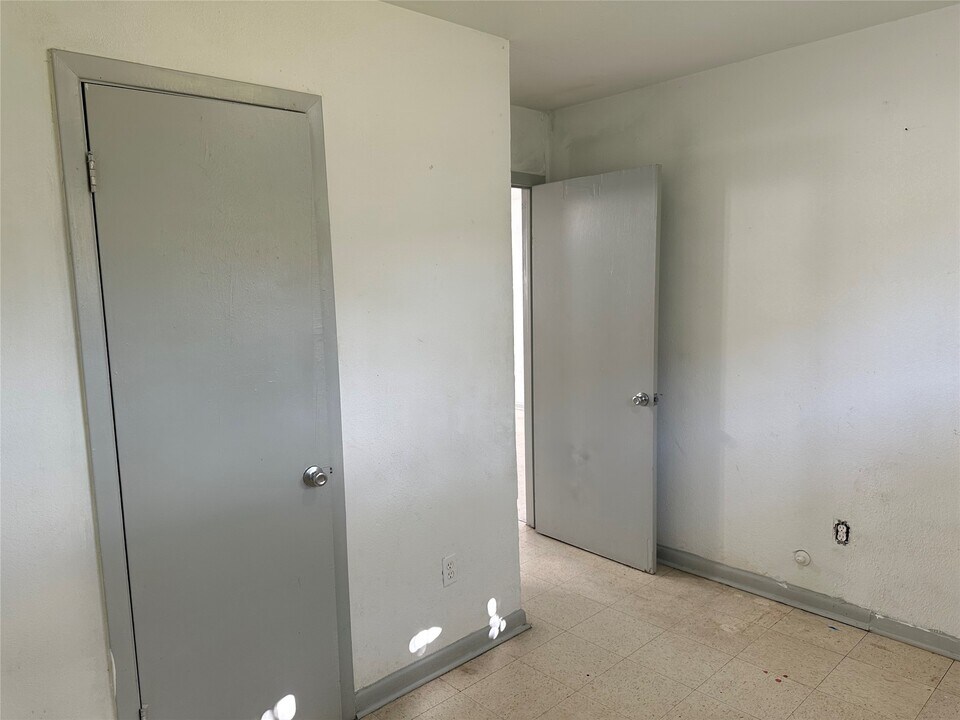 404 James St in Houston, TX - Building Photo