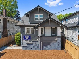 4525 5th Ave NE in Seattle, WA - Building Photo