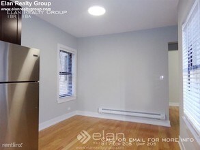 817 Elm St-Unit -Unit 205 in Winnetka, IL - Building Photo - Building Photo