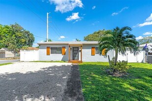 1325 N 26th Ave in Hollywood, FL - Building Photo
