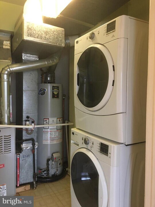 108 Wrangel Ct-Unit -5 in Princeton, NJ - Building Photo
