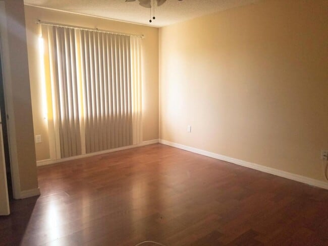 5859 Curry Ford Rd in Orlando, FL - Building Photo - Building Photo