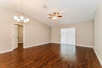 4102 Iveyglen Ave in Orlando, FL - Foto de edificio - Building Photo