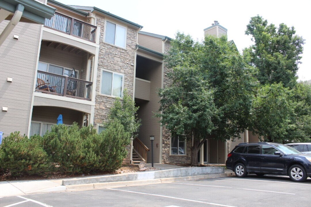 7429 S Alkire St in Littleton, CO - Building Photo