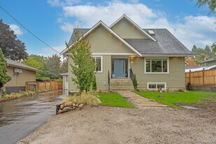 8926 Shepherd Way in Delta, BC - Building Photo