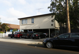 6041 Carlton Way in Los Angeles, CA - Building Photo - Building Photo