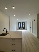 316 Forrest St in Jersey City, NJ - Building Photo - Building Photo
